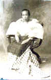 Lola Kanang, young formal, 2.jpg (233089 bytes)